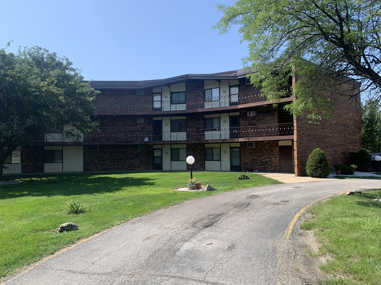 2305 Holiday Terrace Unit: 134