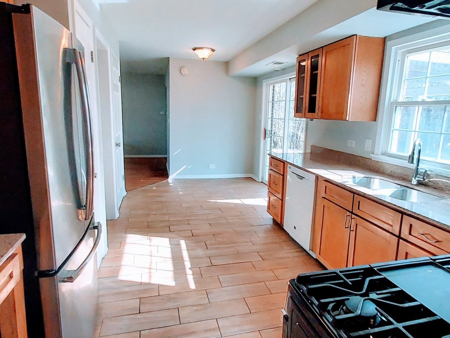 2944 Macfarlane Crescent