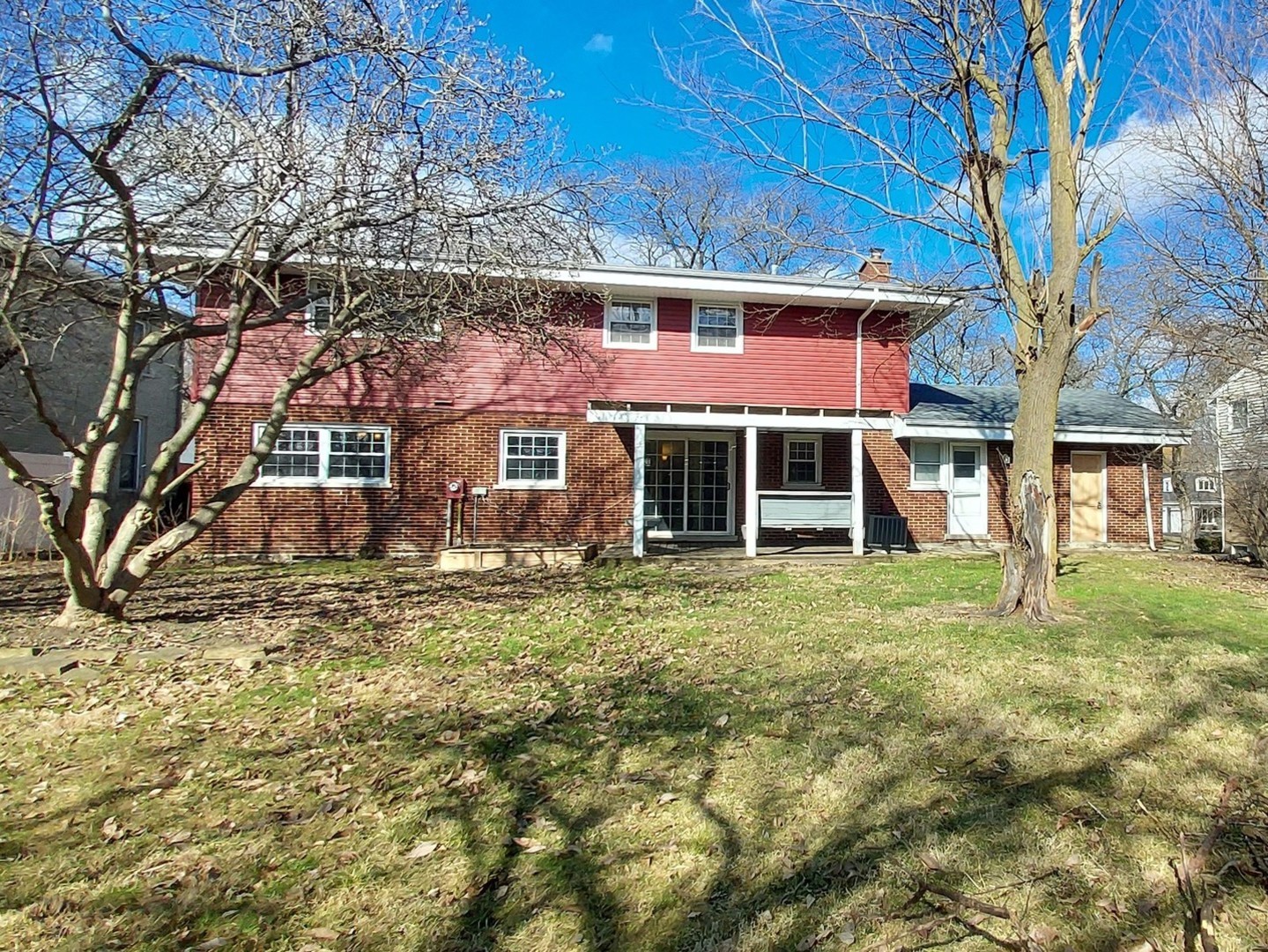 2944 Macfarlane Crescent