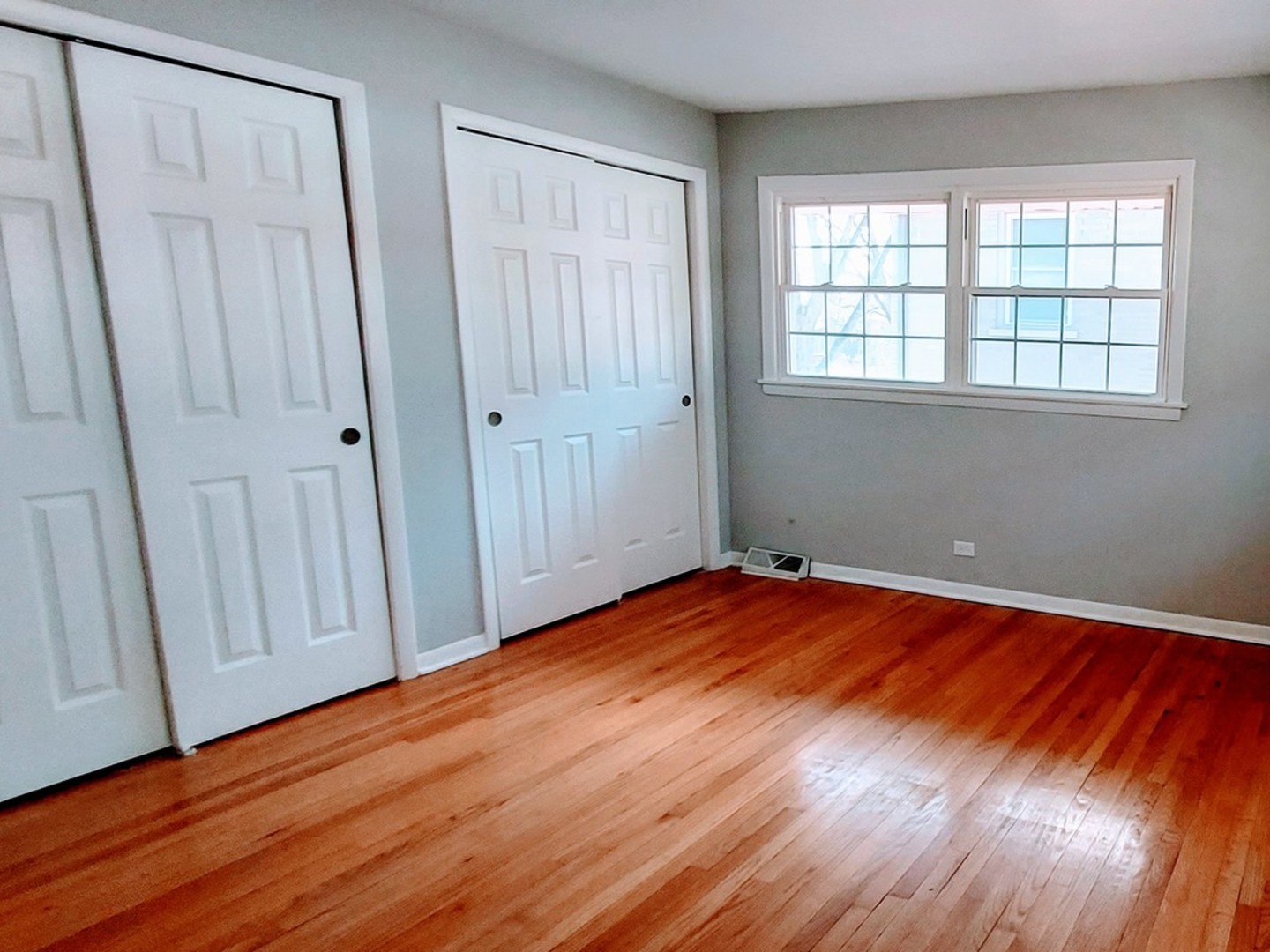 2944 Macfarlane Crescent