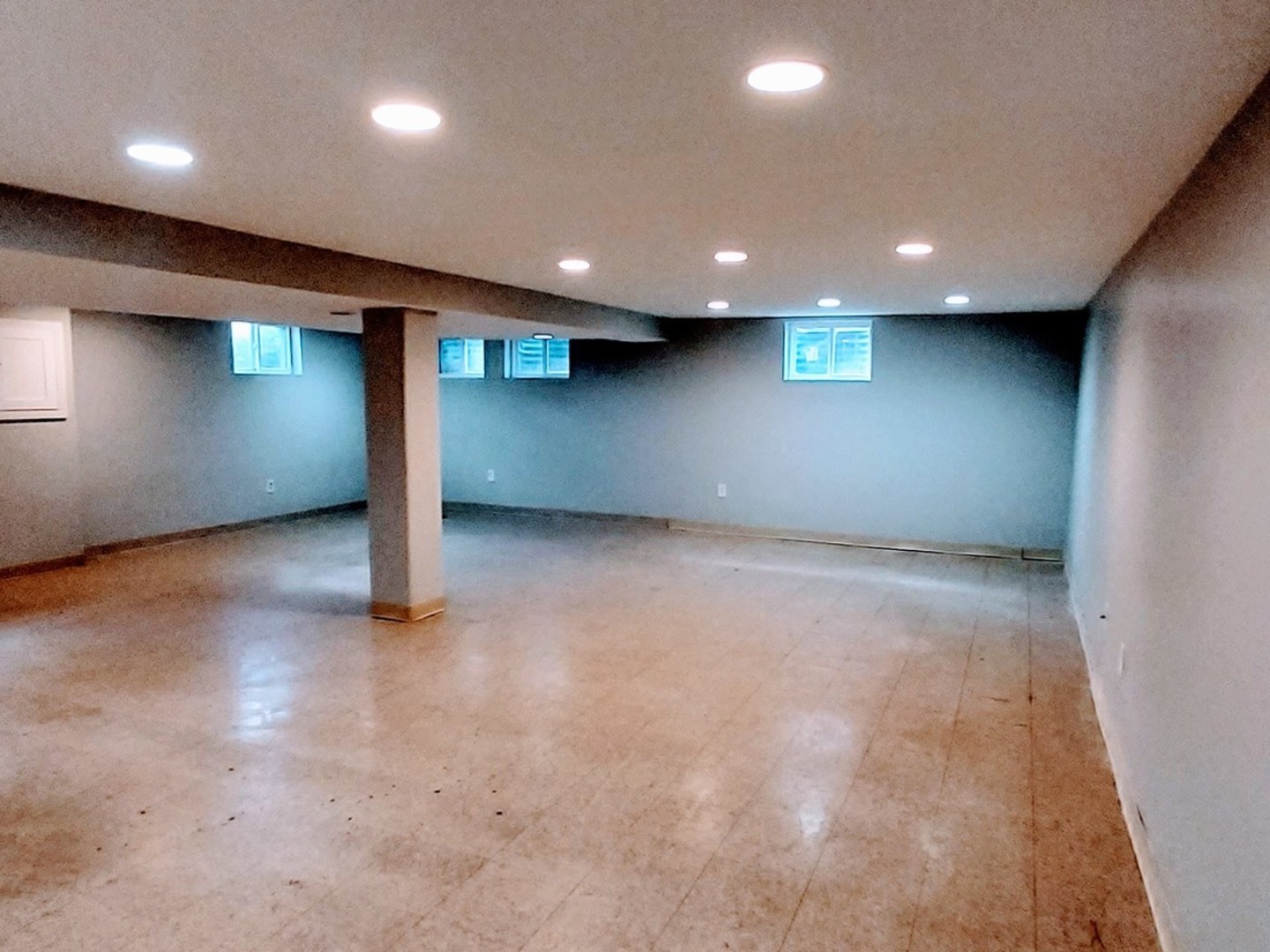 2944 Macfarlane Crescent