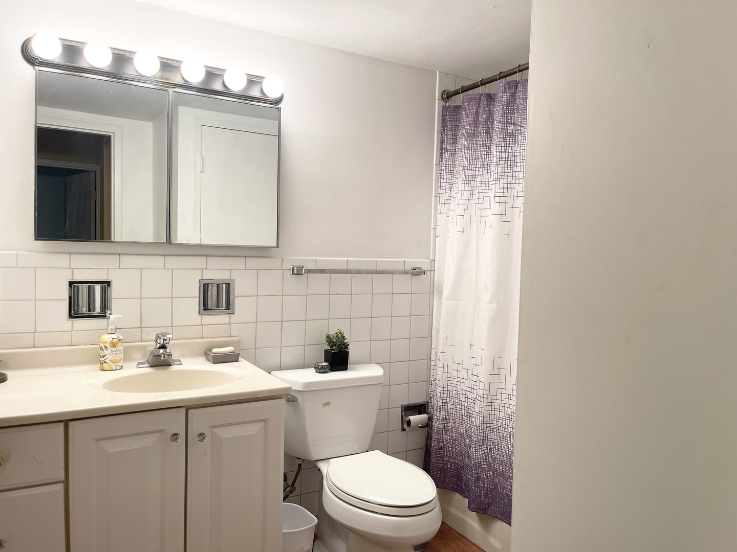 1141 Leavitt Avenue Unit: 115
