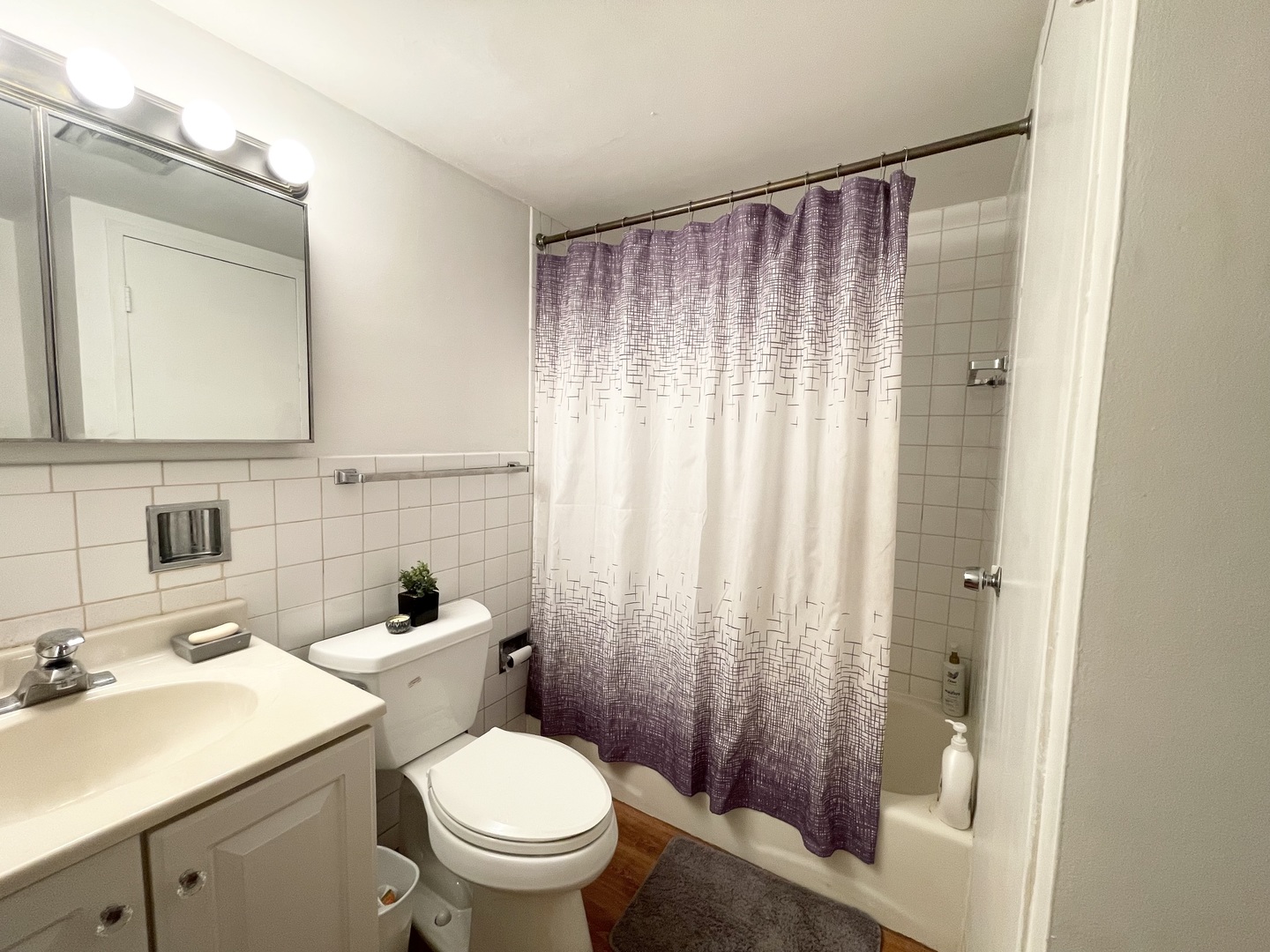 1141 Leavitt Avenue Unit: 115