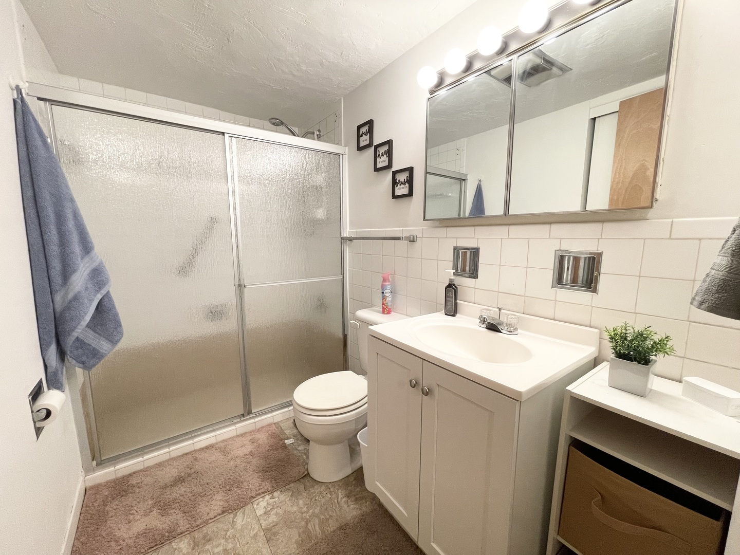 1141 Leavitt Avenue Unit: 115