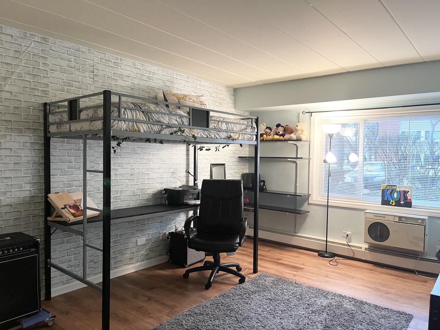 1141 Leavitt Avenue Unit: 115