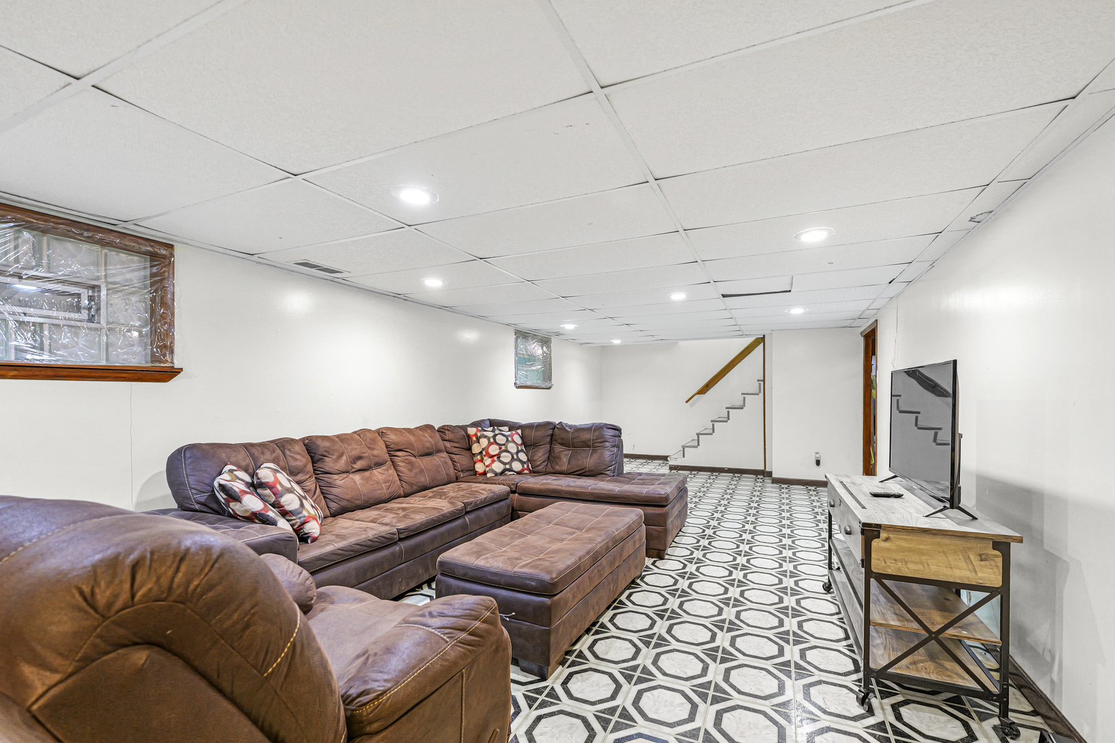590 Exchange Avenue