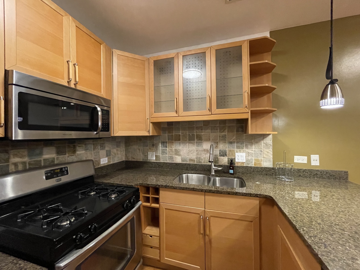 6938 S Dorchester Avenue Unit: 2