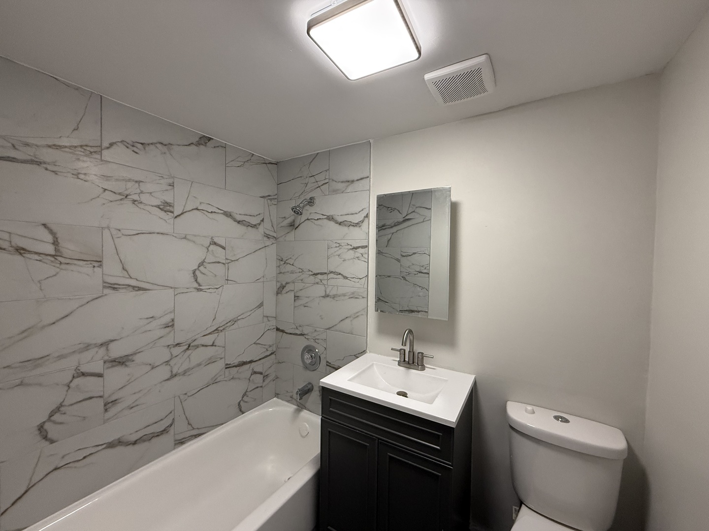 11248 S PARNELL Avenue