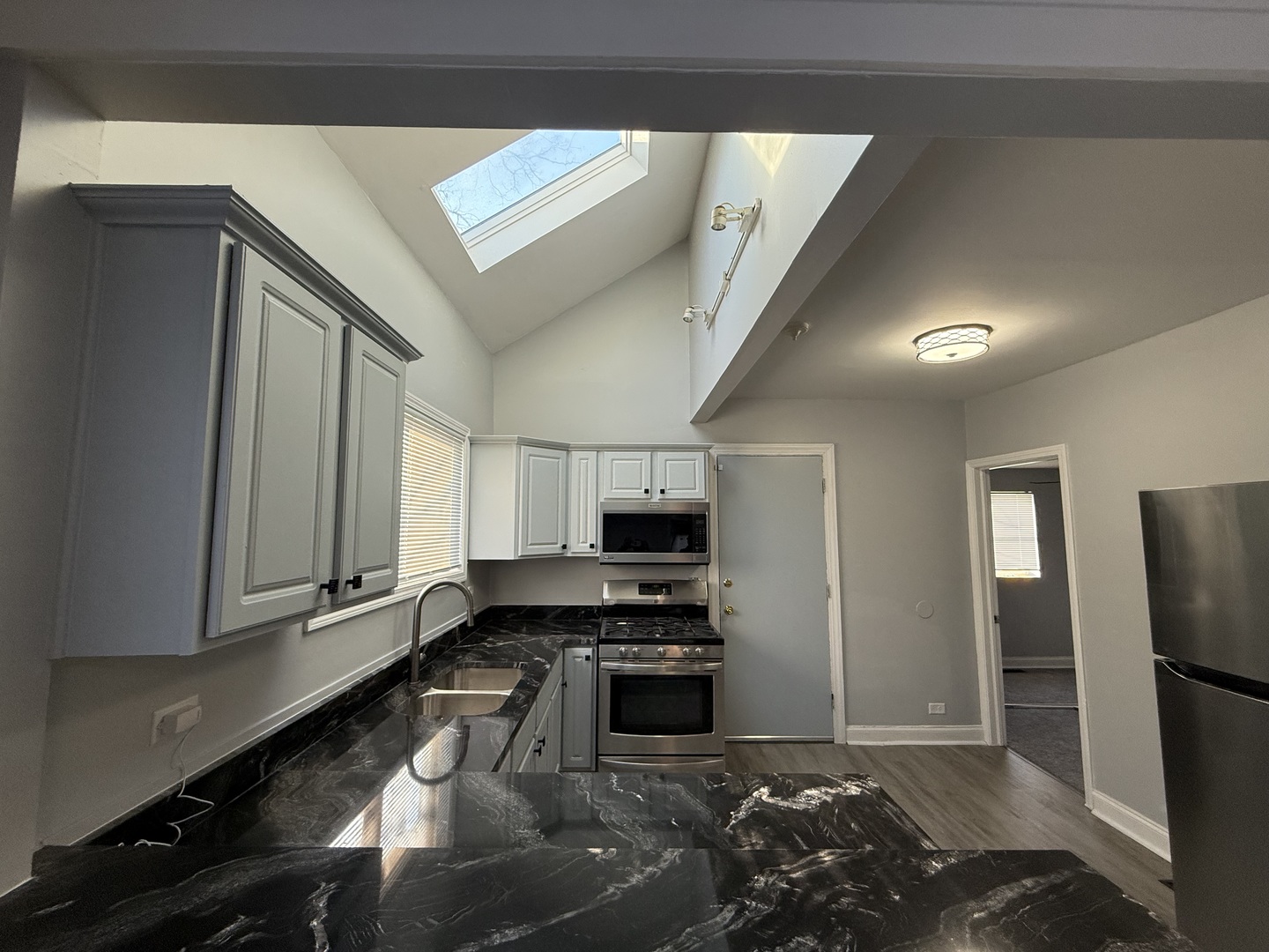 11248 S PARNELL Avenue