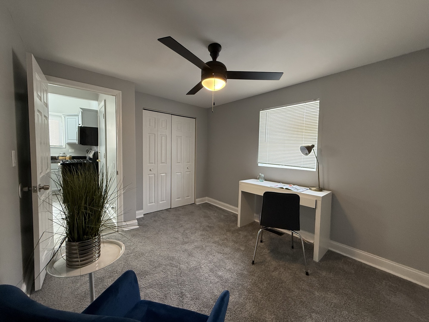 11248 S PARNELL Avenue