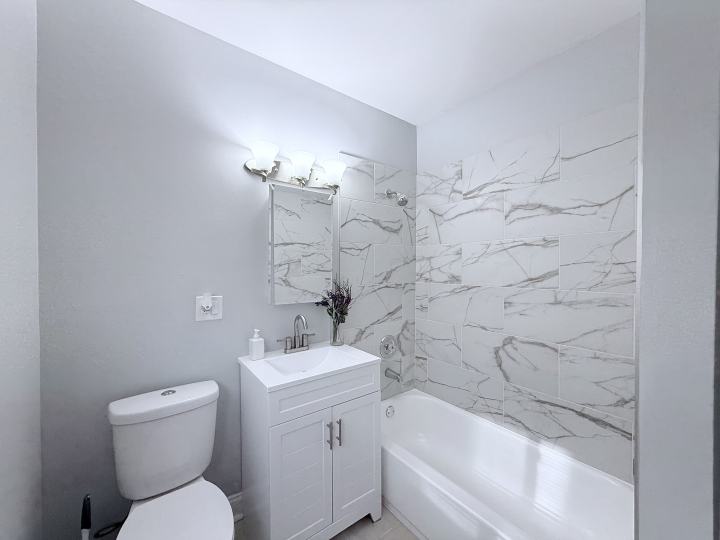 11248 S PARNELL Avenue