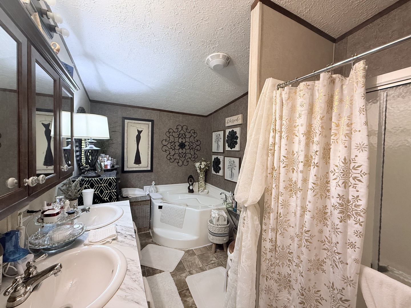 3601 Sheffield Avenue Unit: 125