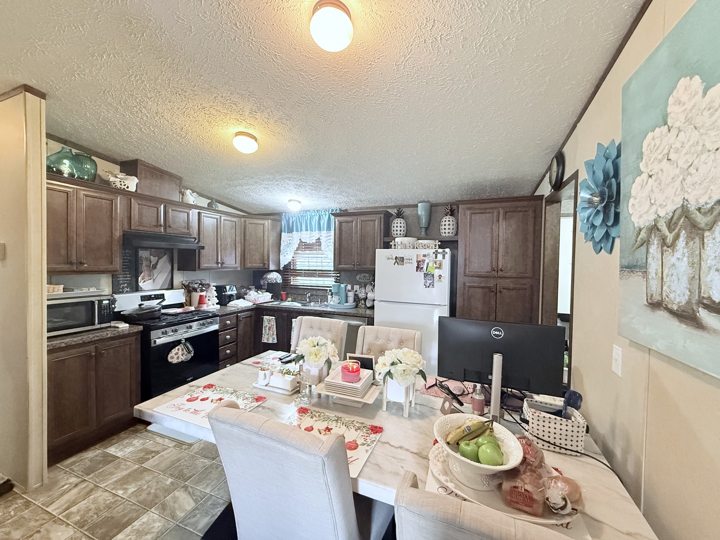 3601 Sheffield Avenue Unit: 125