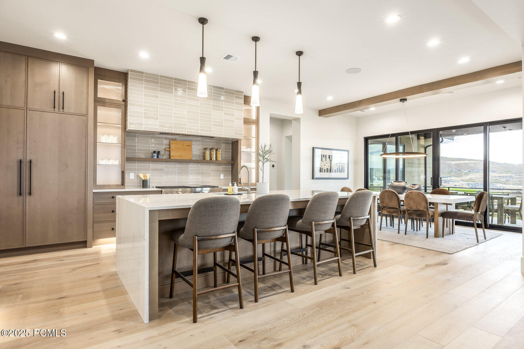 1577 W Skyridge Drive