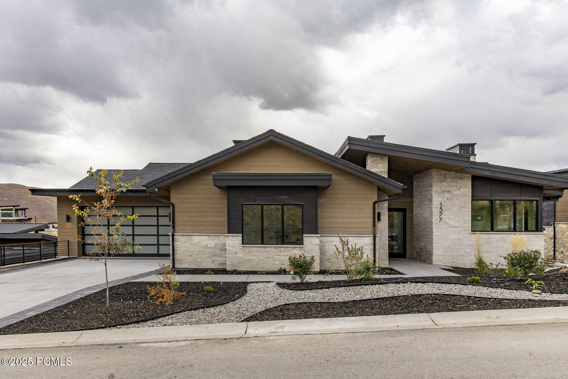 1577 W Skyridge Drive