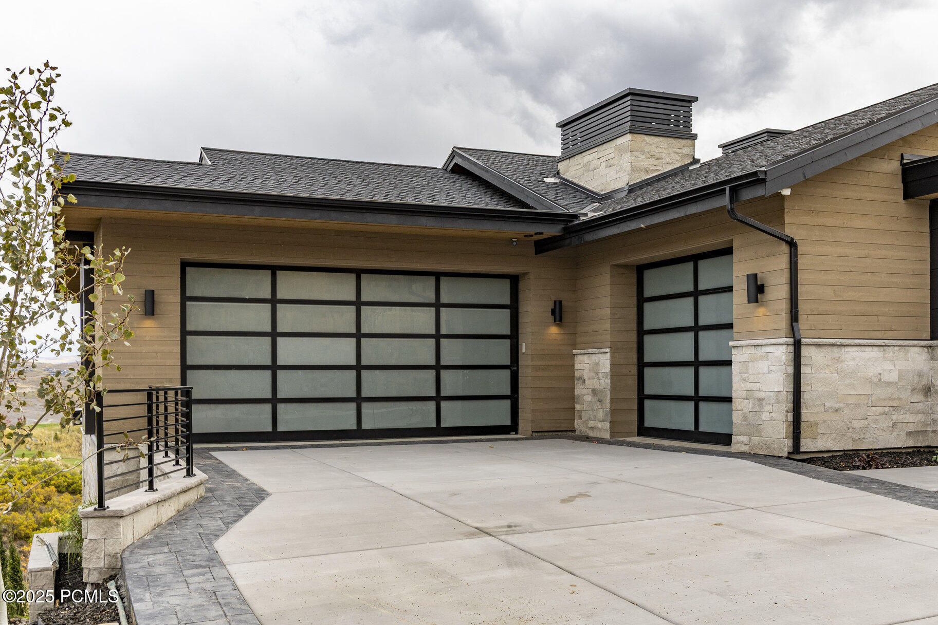 1577 W Skyridge Drive