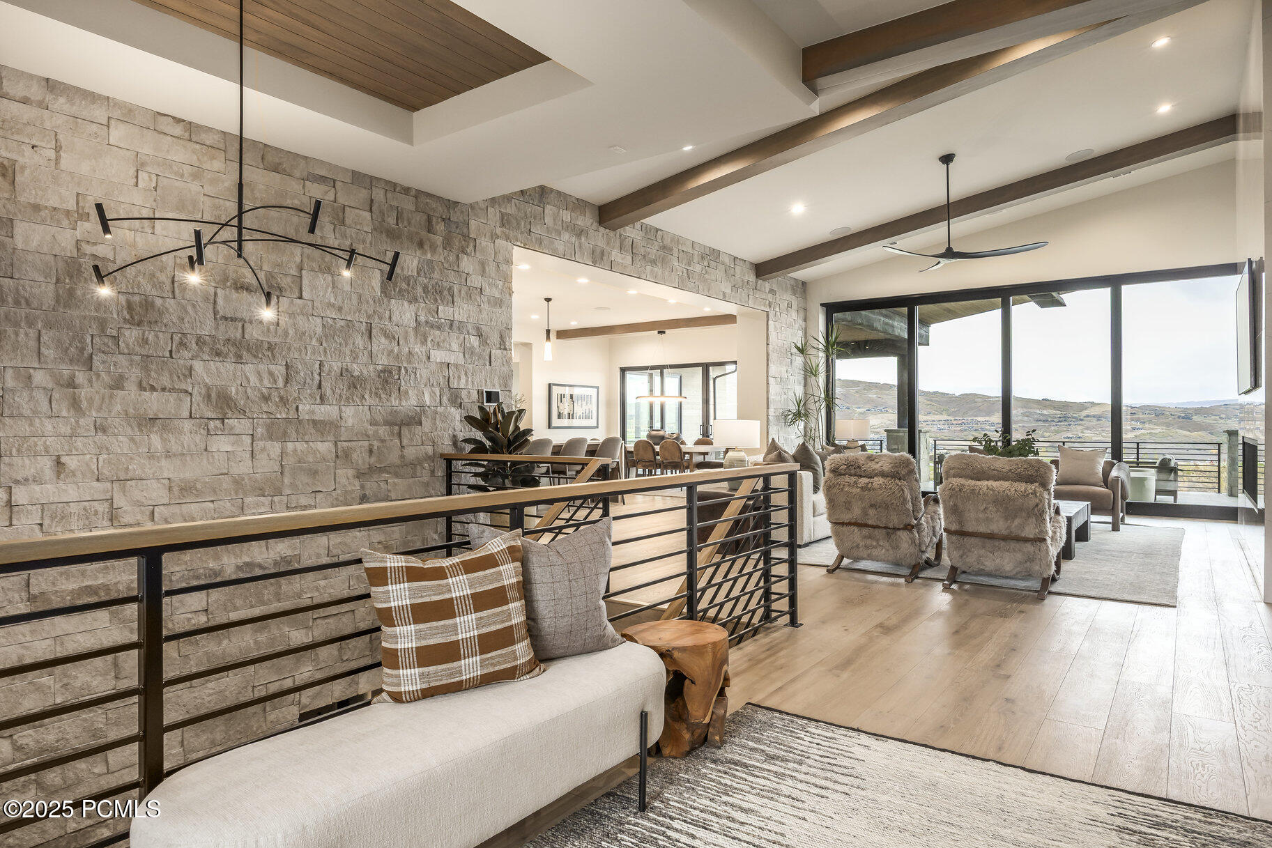 1577 W Skyridge Drive