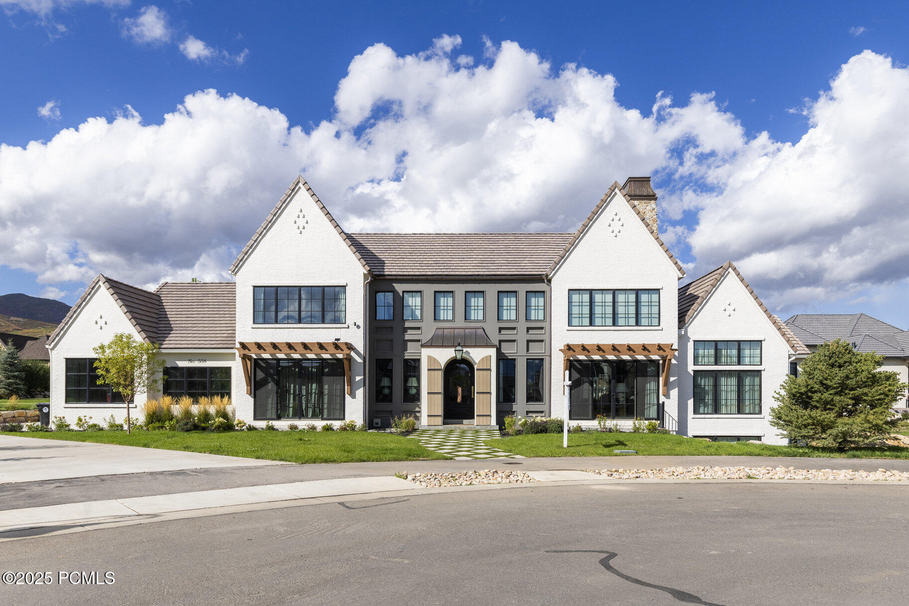 558 W Rheinfalls Circle