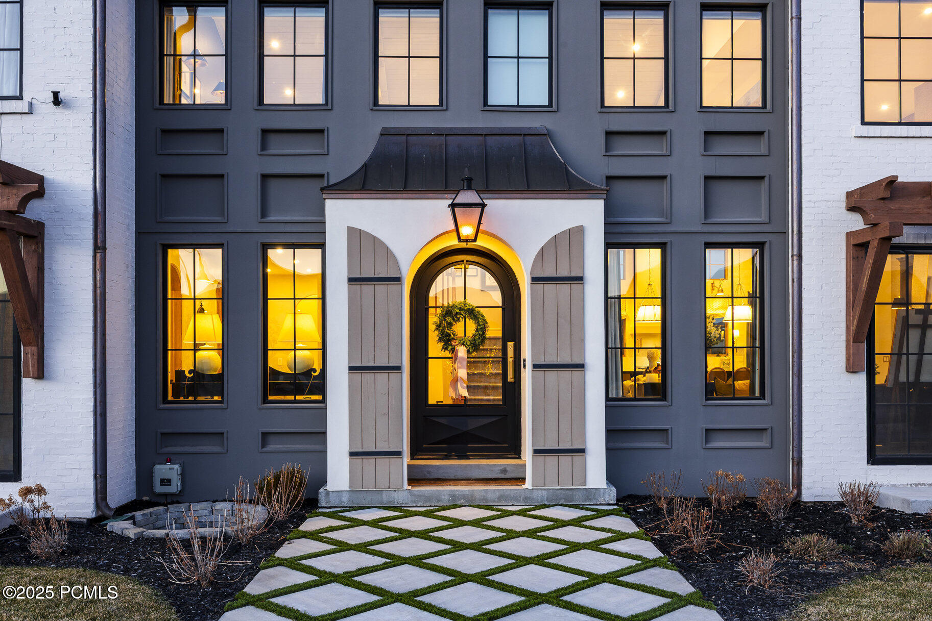 558 W Rheinfalls Circle