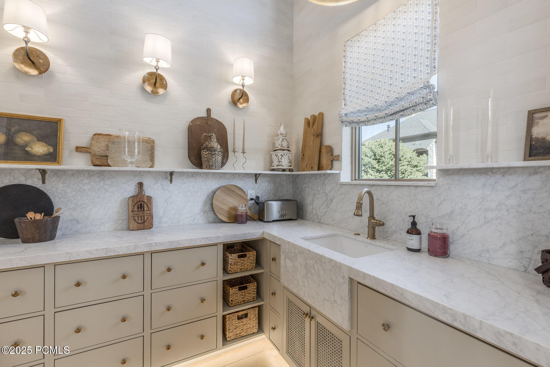 558 W Rheinfalls Circle