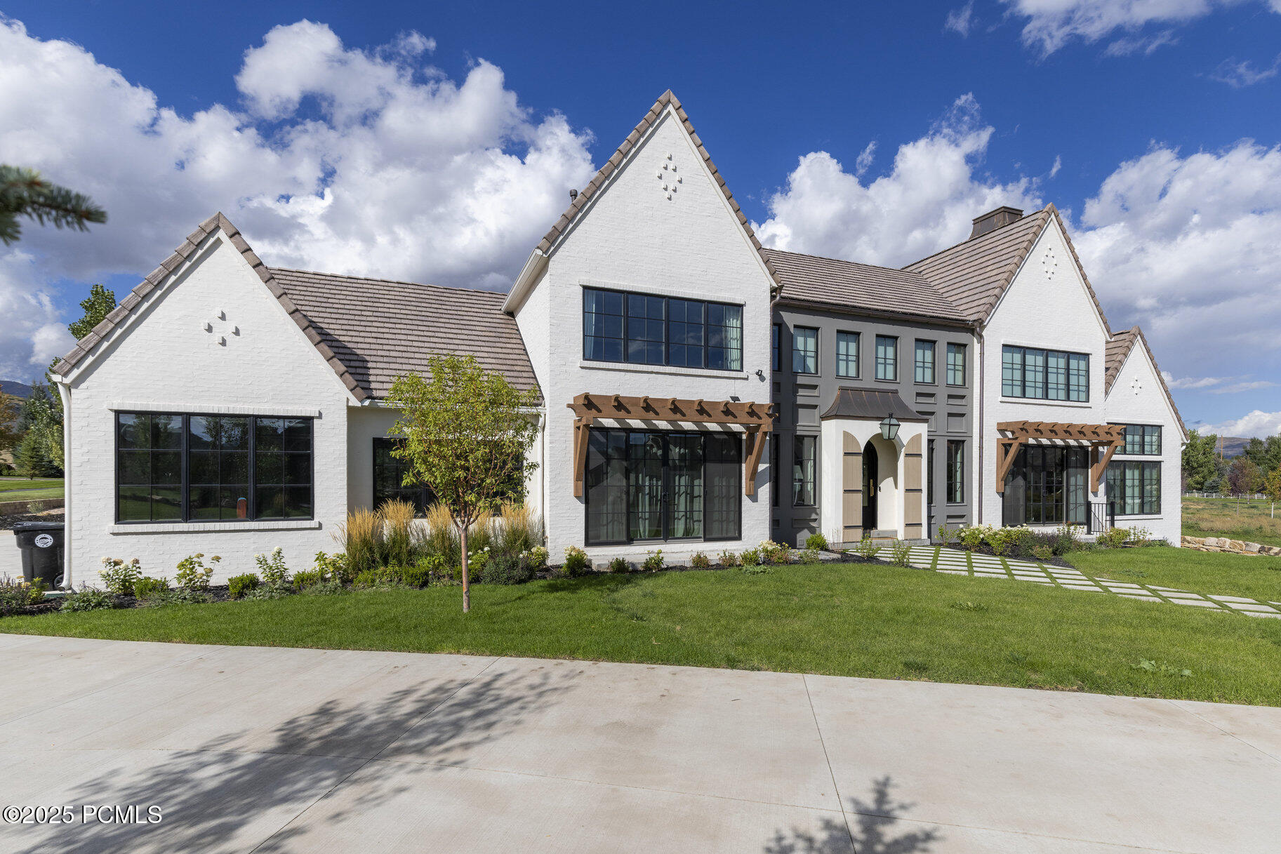 558 W Rheinfalls Circle