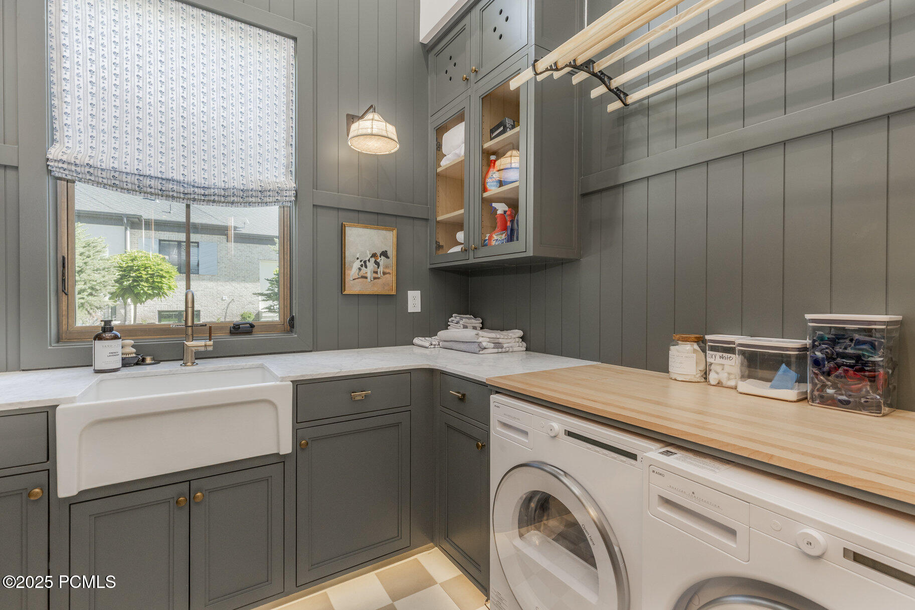 558 W Rheinfalls Circle