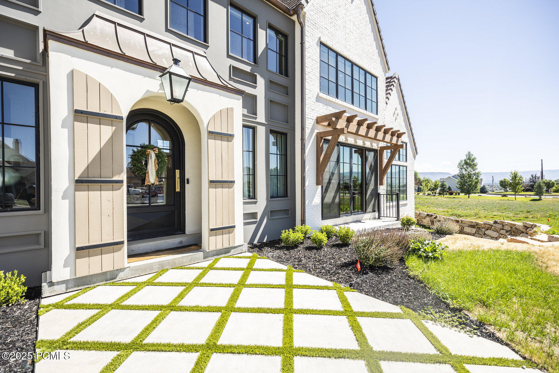 558 W Rheinfalls Circle