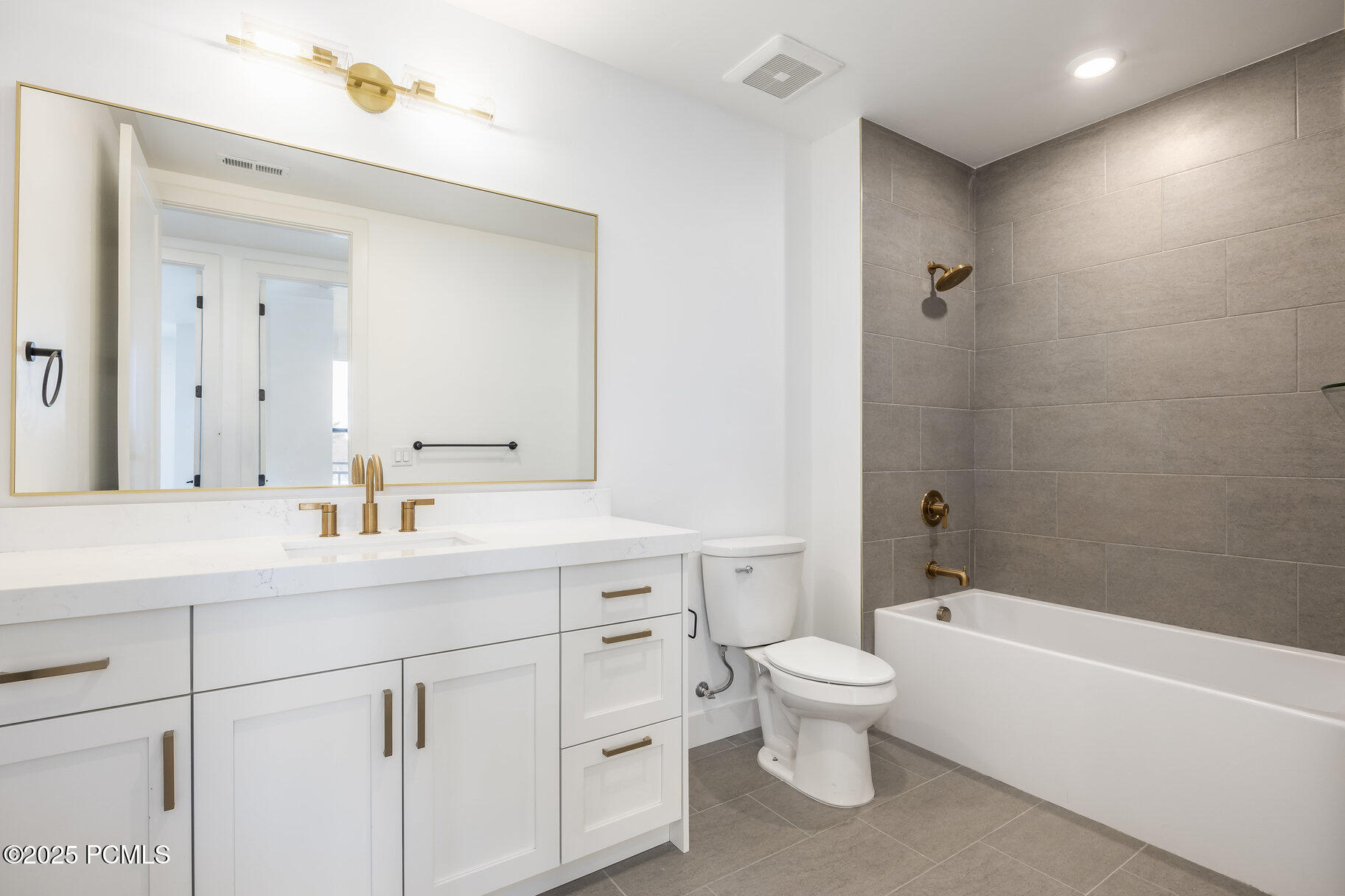 2250 E Murray Holladay Road Unit: 305