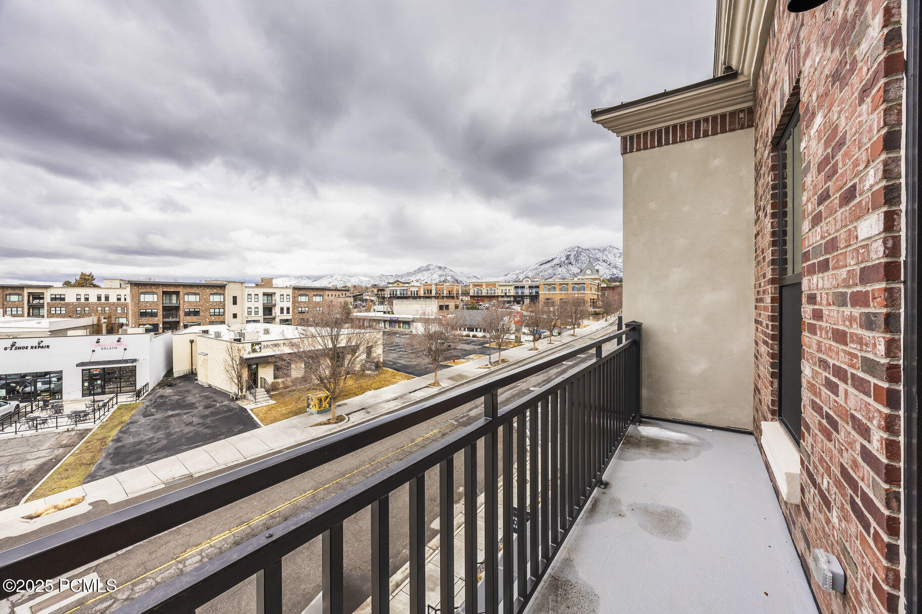 2250 E Murray Holladay Road Unit: 305