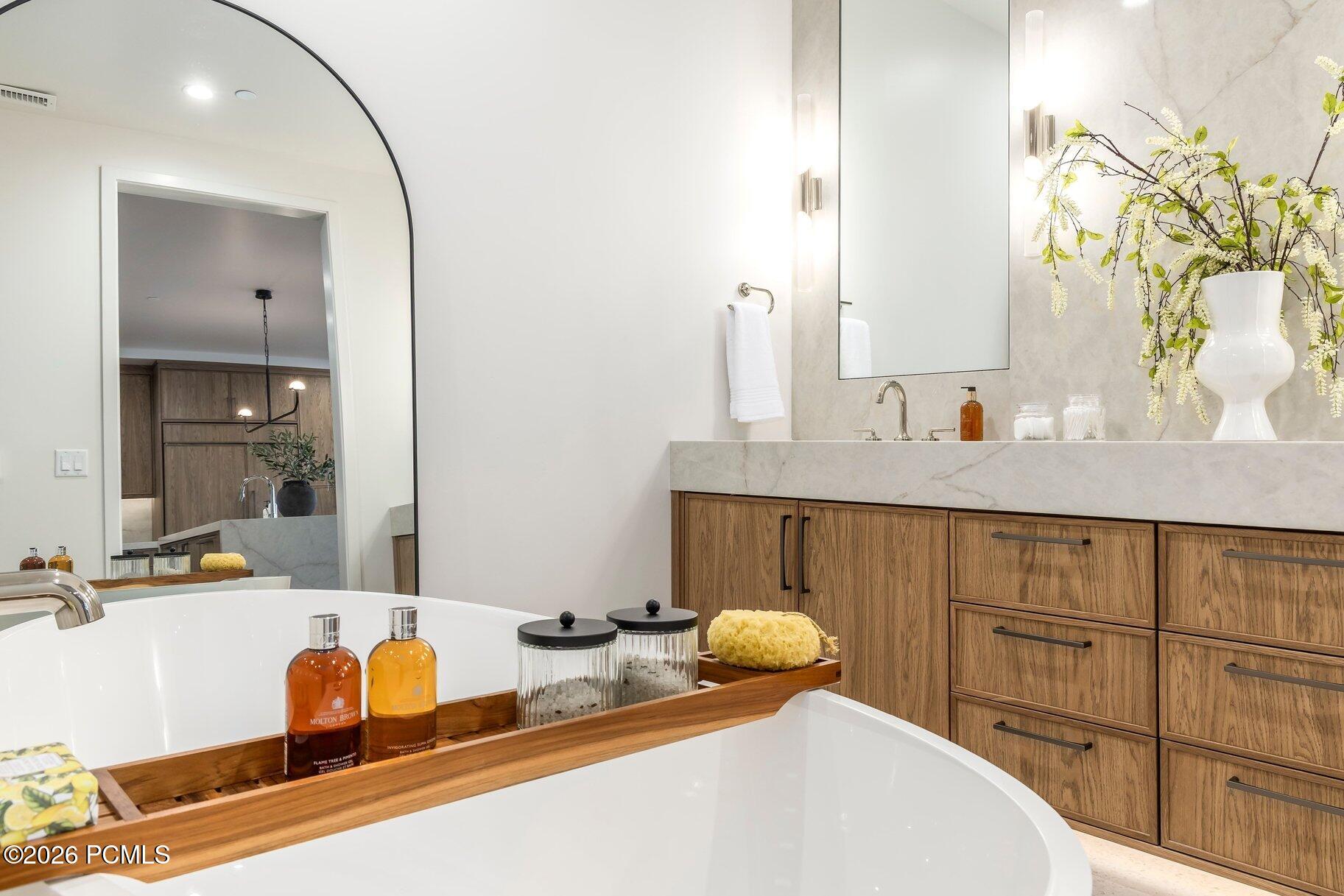 7371 S Canyon Centre Parkway 405