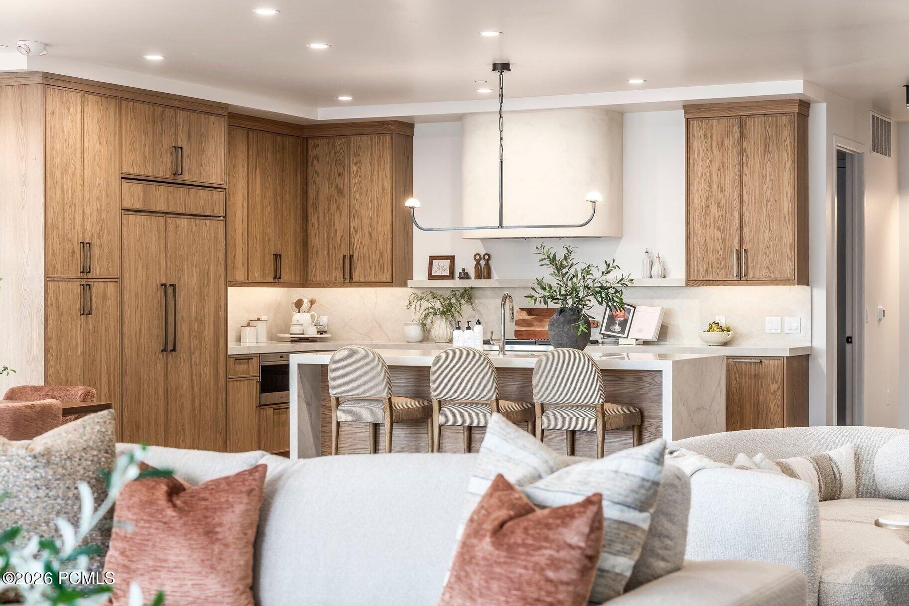7367 S Canyon Center Parkway 402