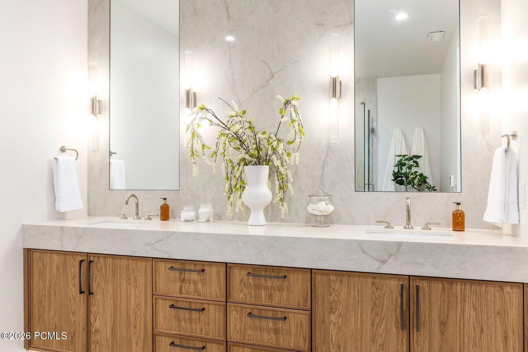 7367 S Canyon Center Parkway 402