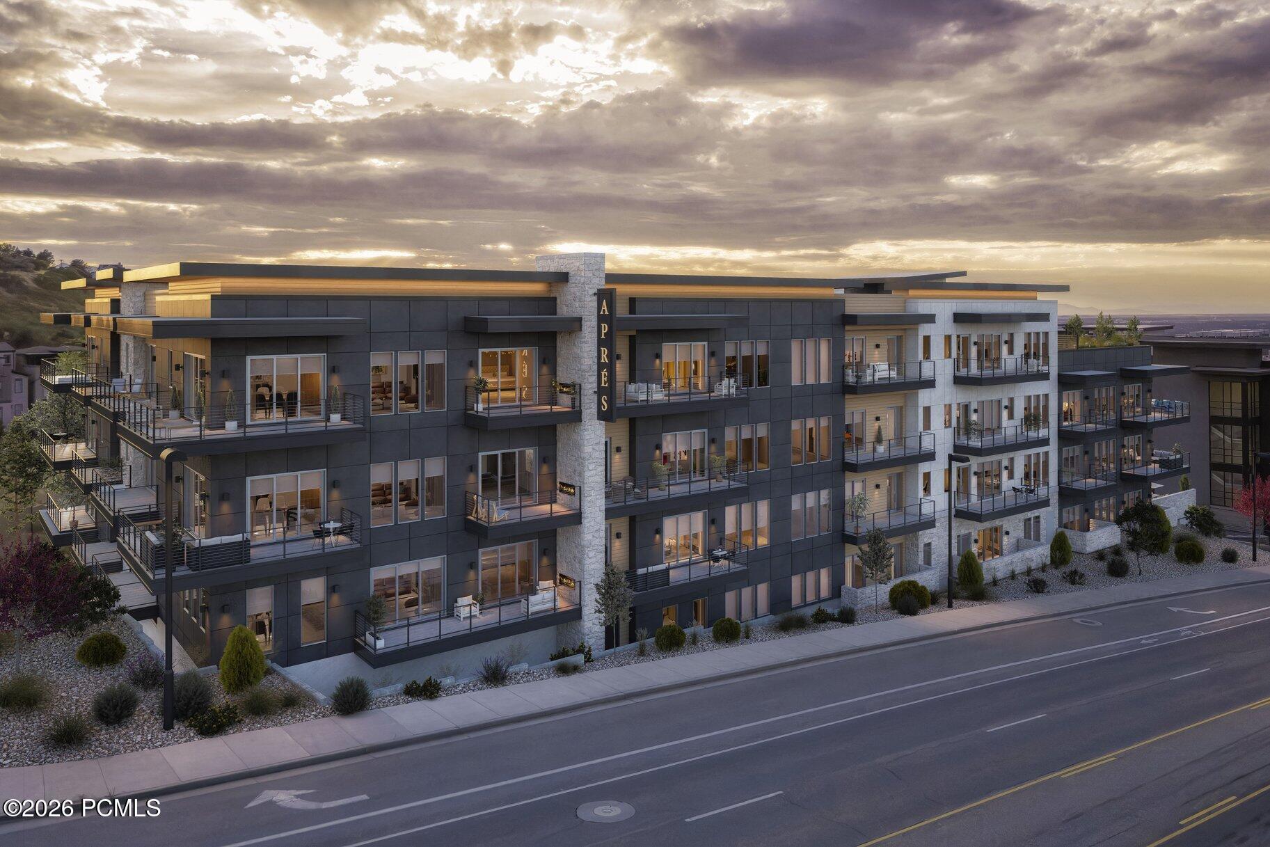 7367 S Canyon Center Parkway 402