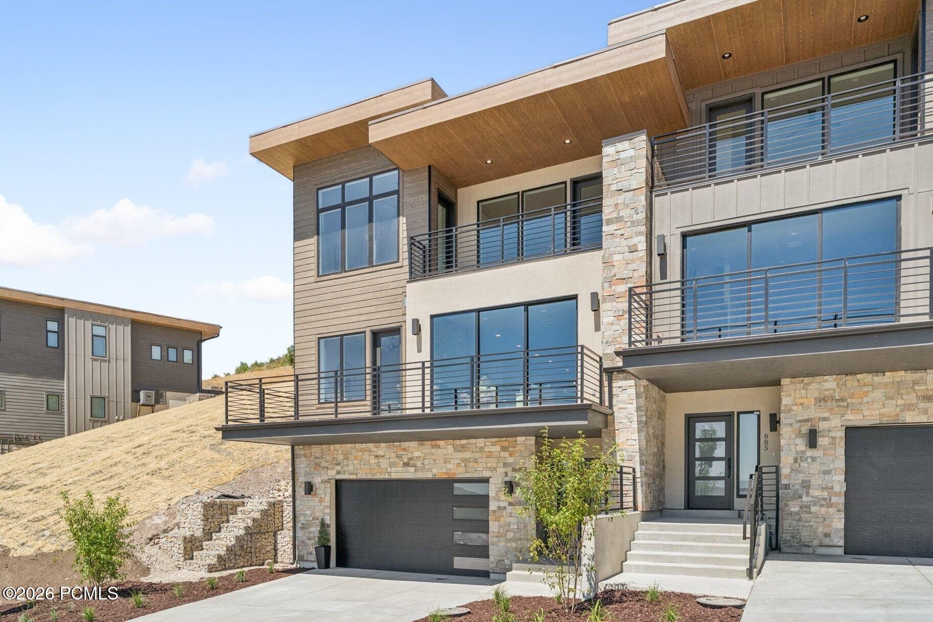 881 E Grizzly Draw Court 75