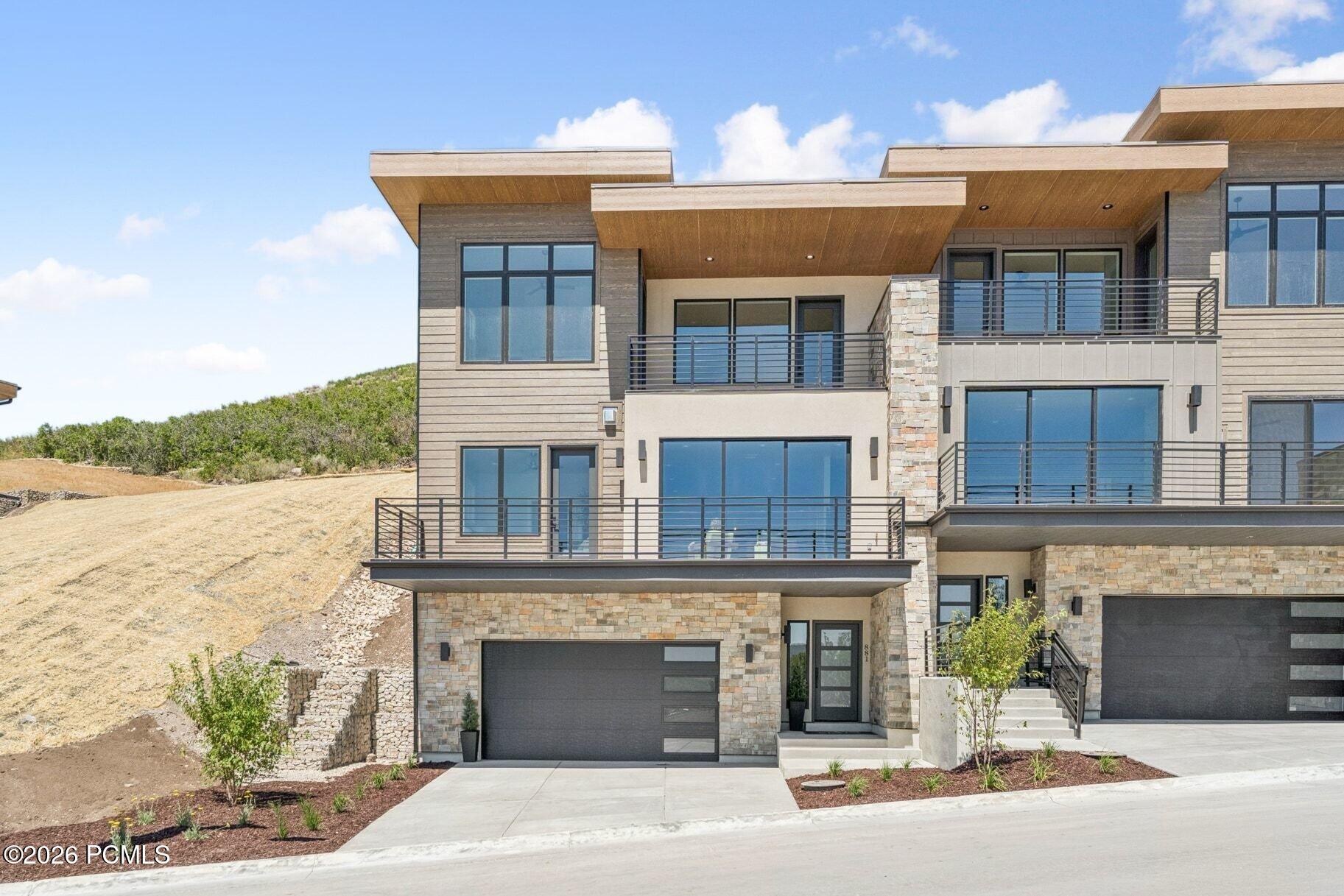 881 E Grizzly Draw Court 75