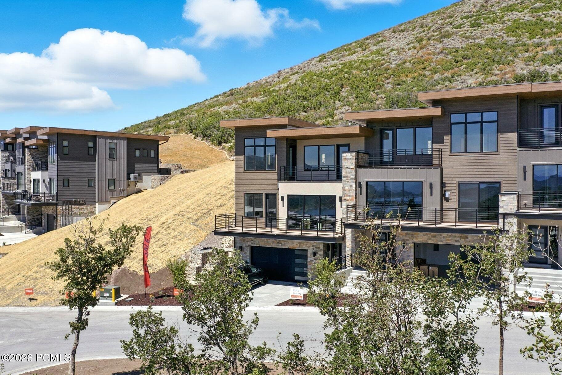 881 E Grizzly Draw Court 75