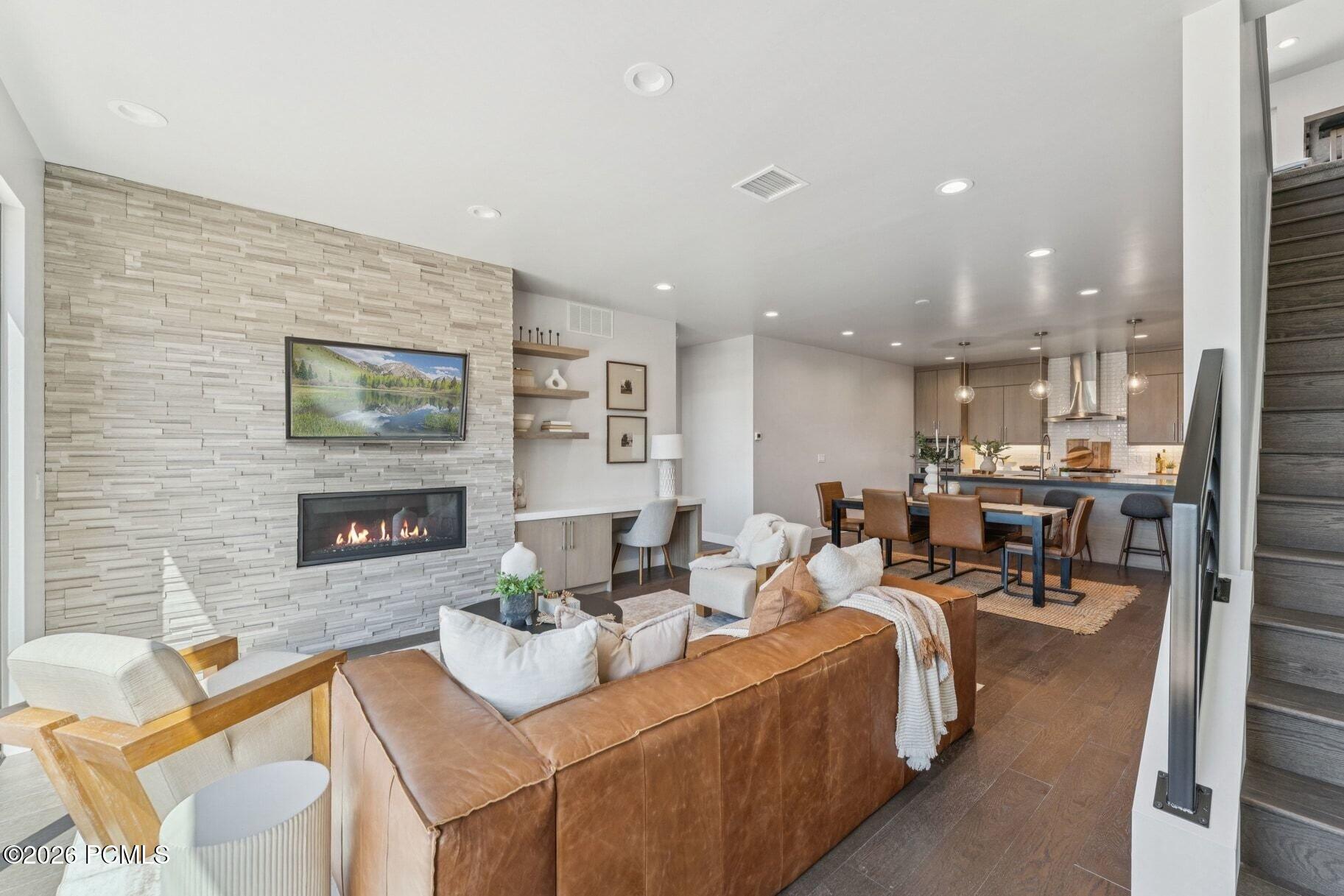 881 E Grizzly Draw Court 75