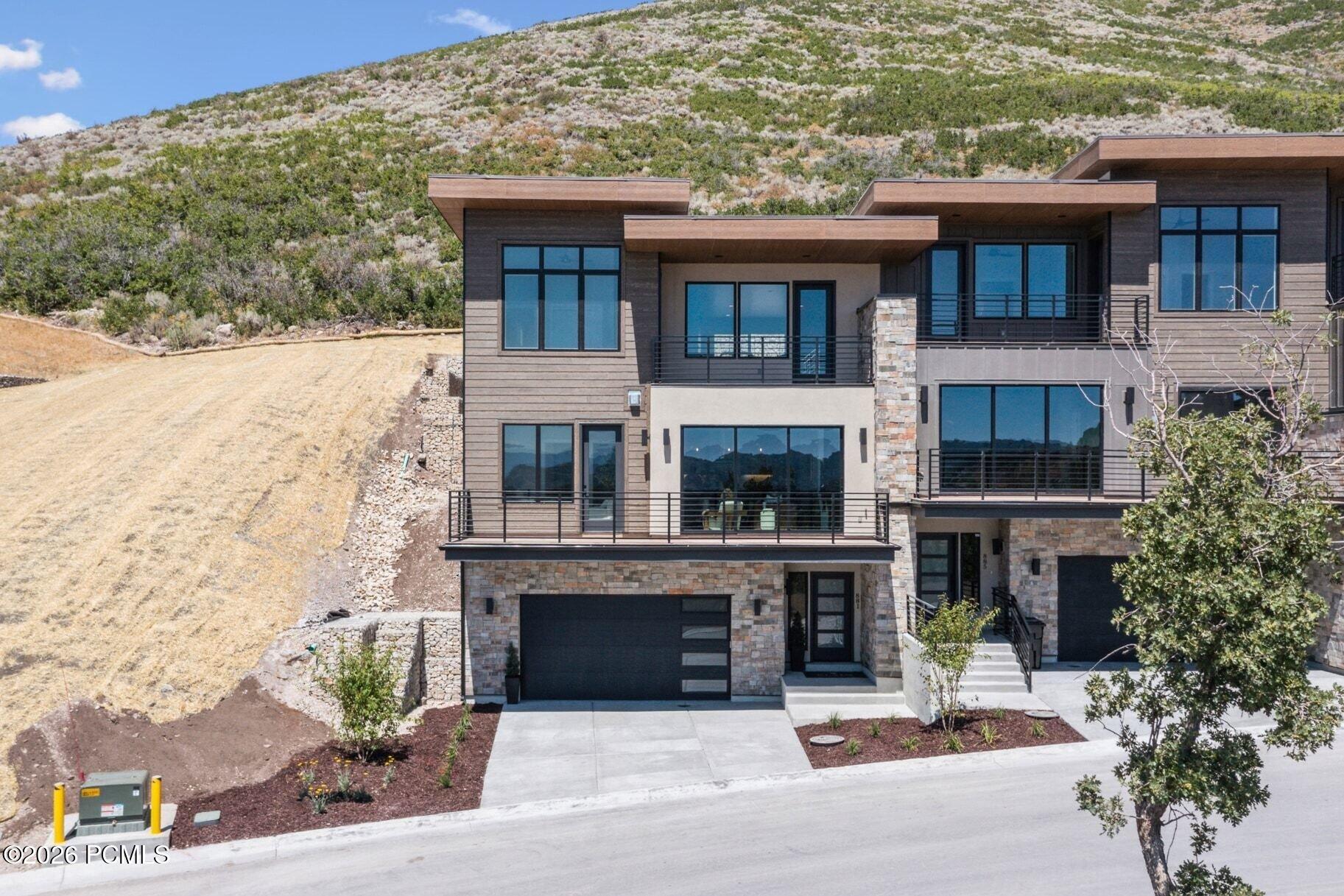 881 E Grizzly Draw Court 75