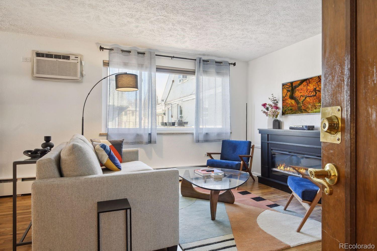 1063 N Clarkson Street Unit: 12