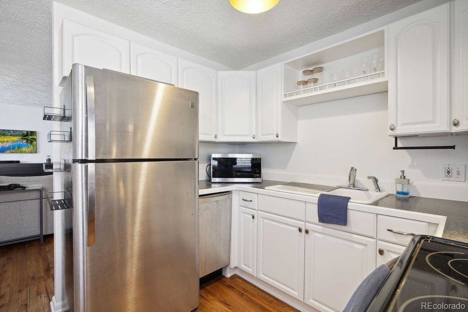 1063 N Clarkson Street Unit: 12