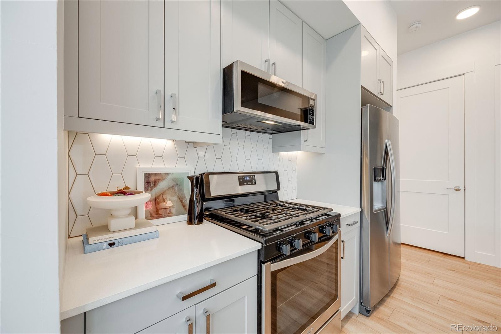 2876 W 53rd Avenue Unit: 301