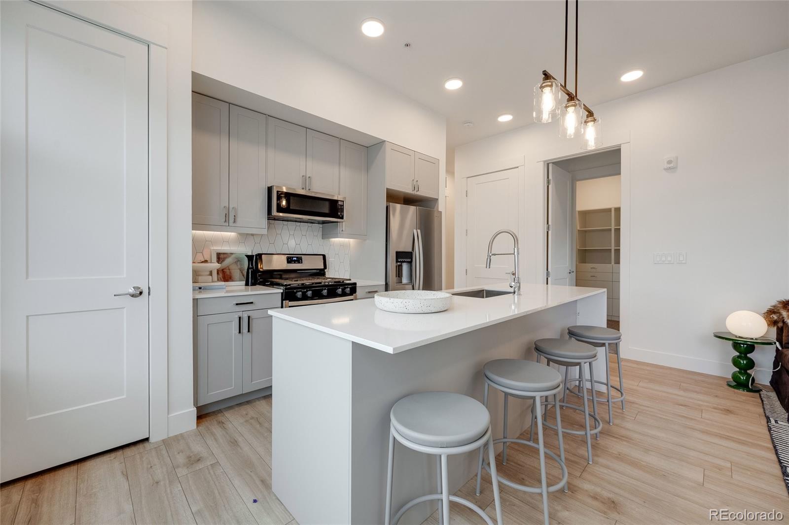 2876 W 53rd Avenue Unit: 301