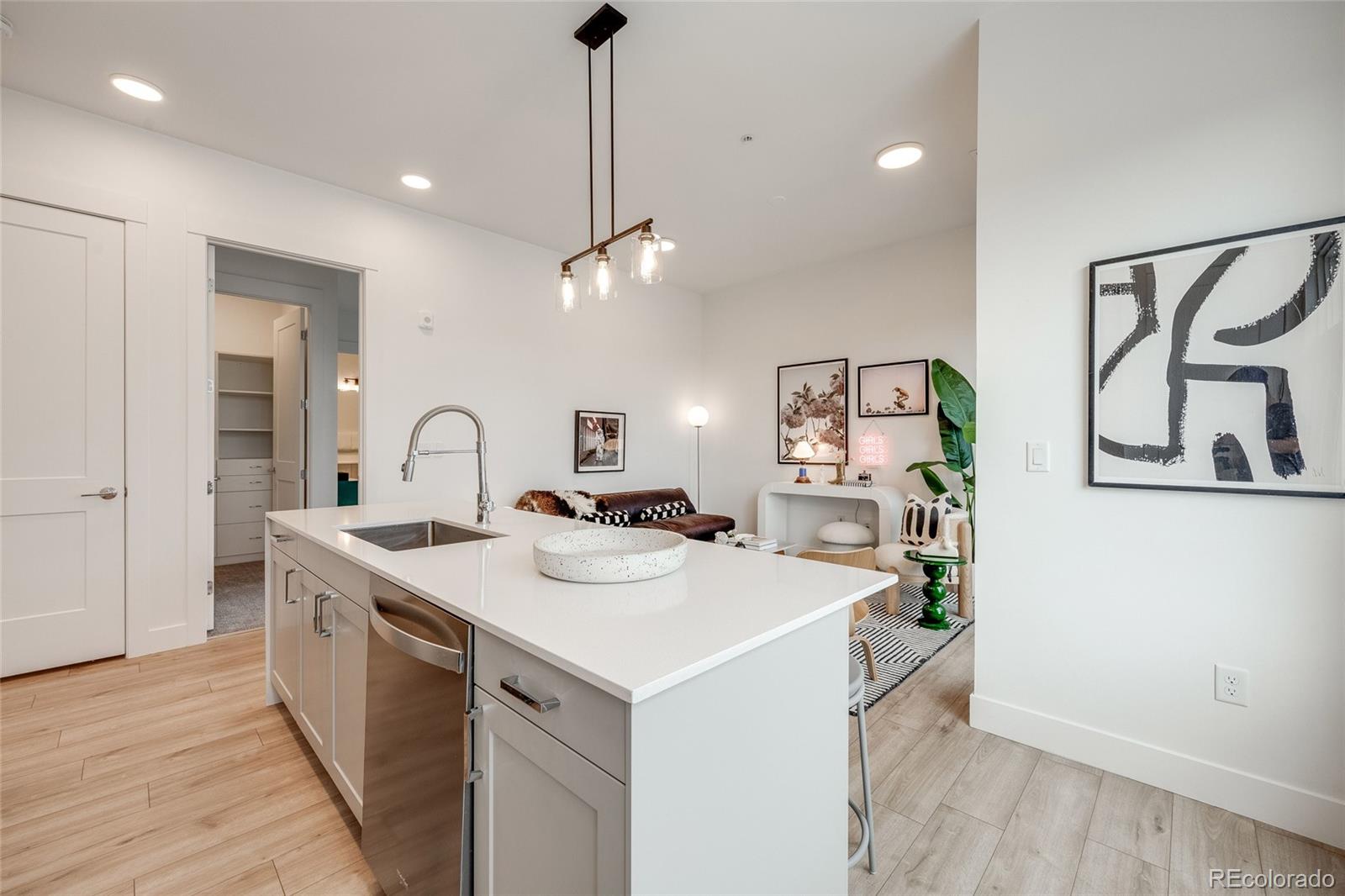 2876 W 53rd Avenue Unit: 301