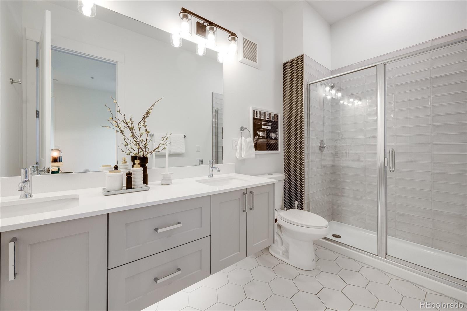 2876 W 53rd Avenue Unit: 301
