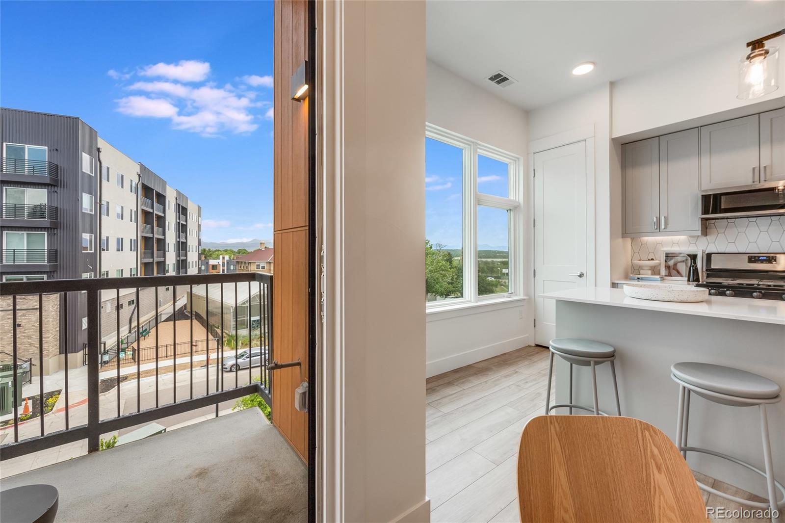 2876 W 53rd Avenue Unit: 301