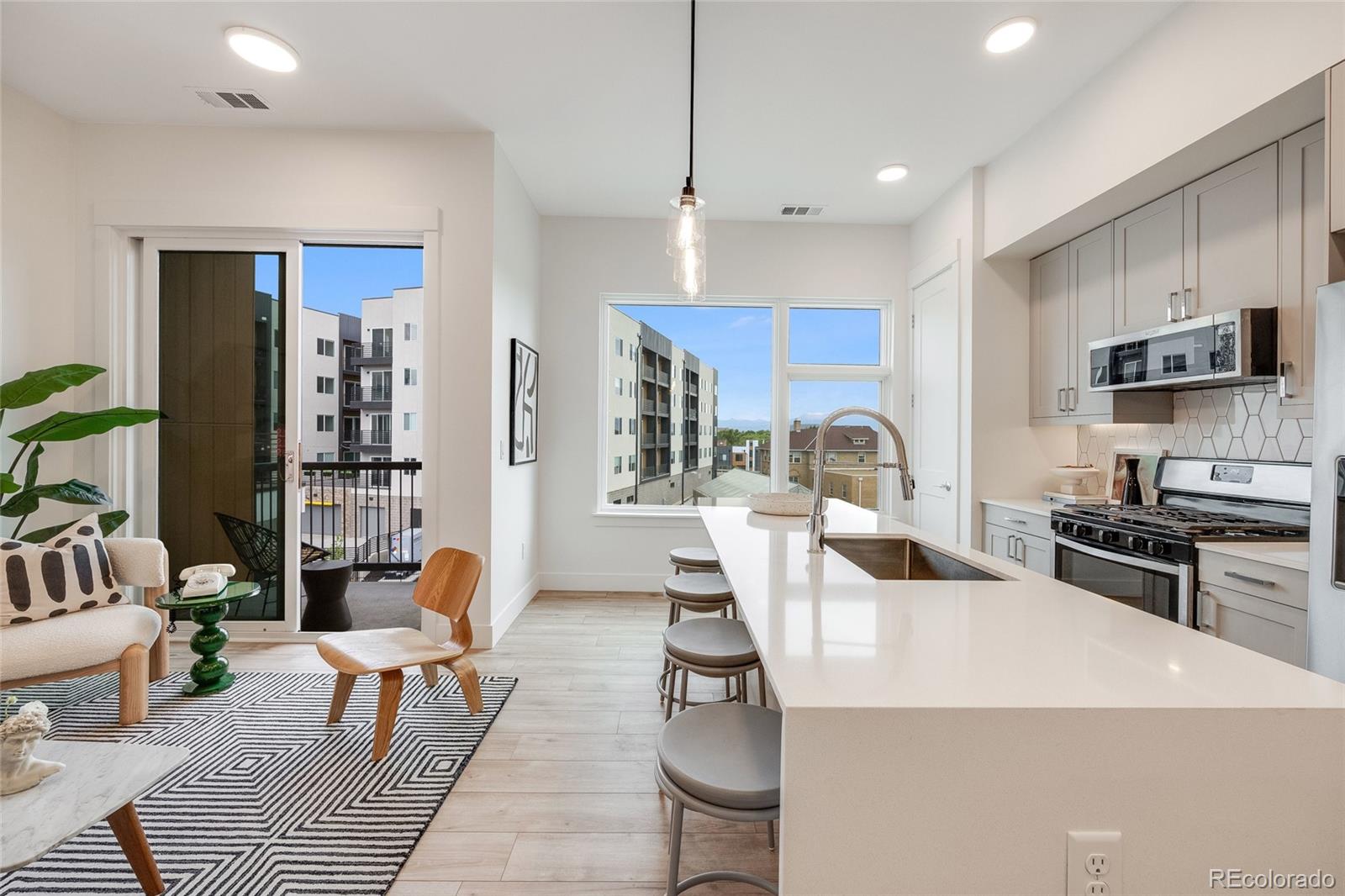 2876 W 53rd Avenue Unit: 301
