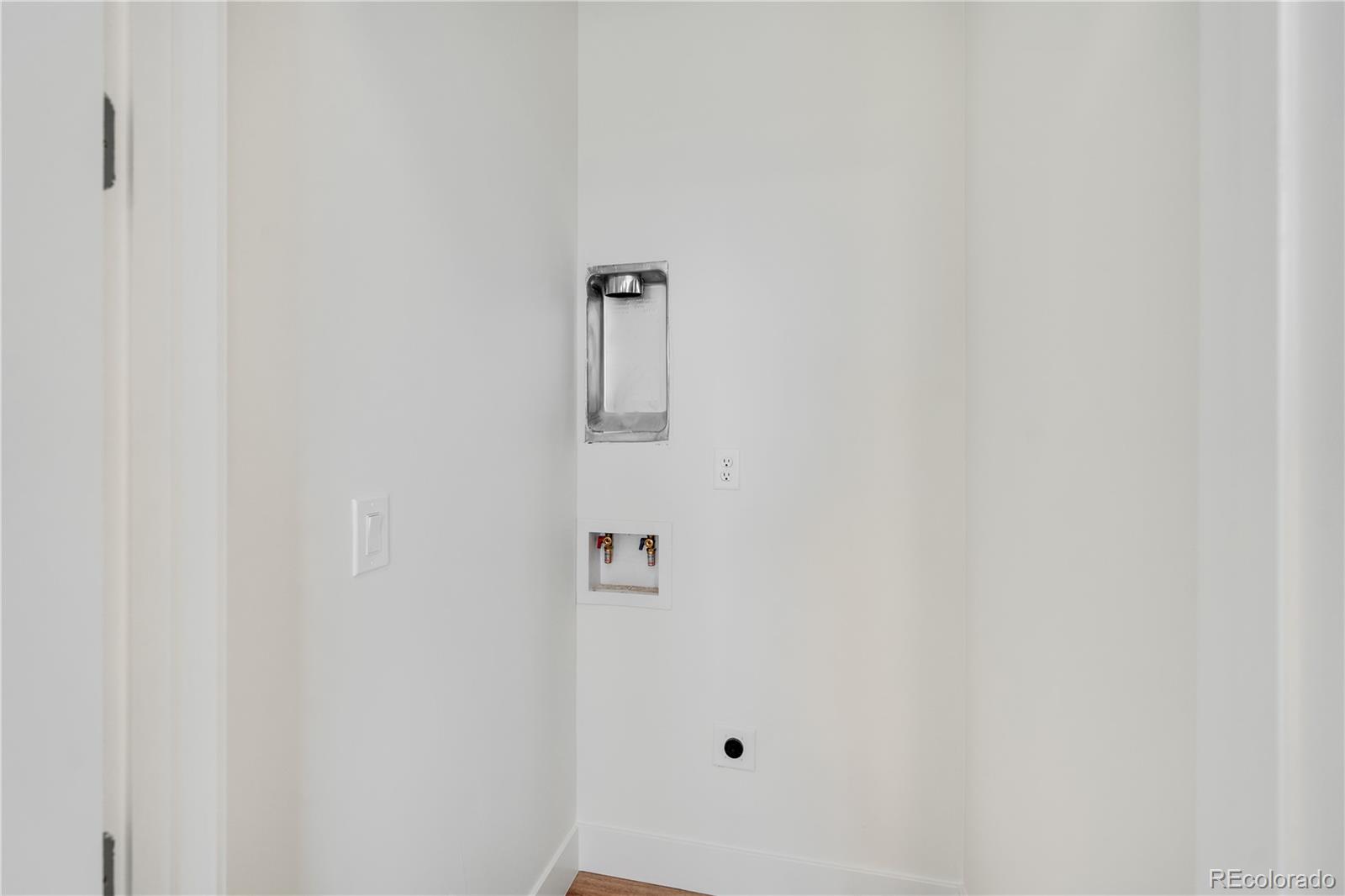 2876 W 53rd Avenue Unit: 301