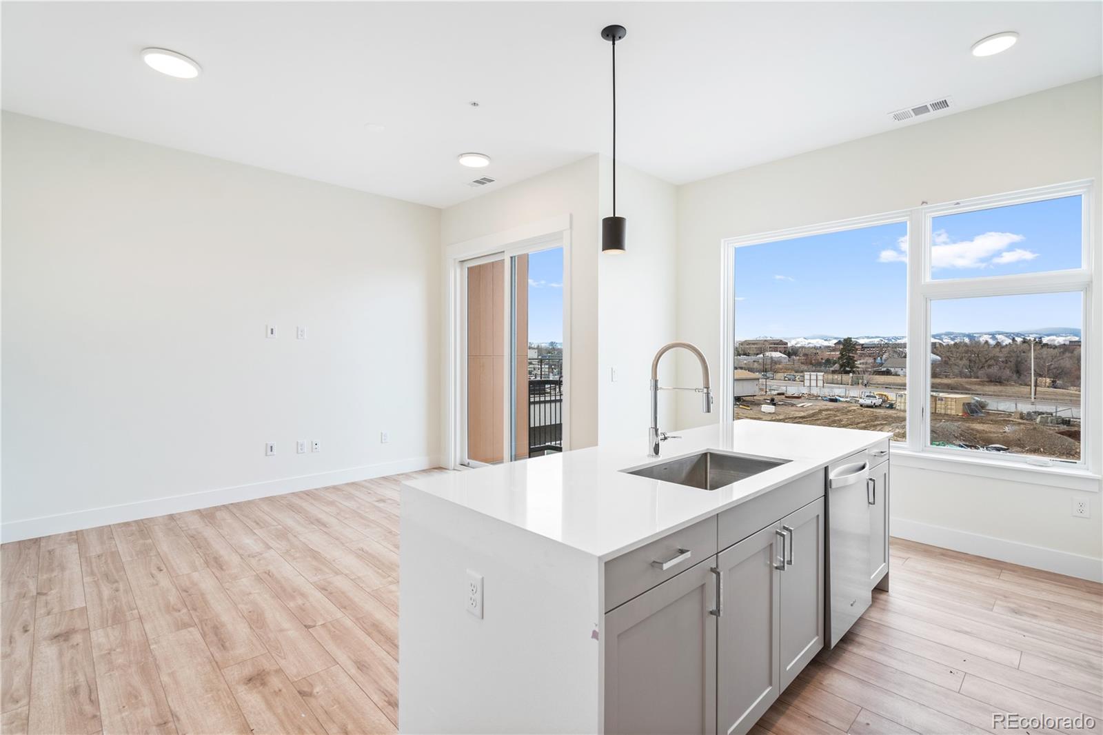 2876 W 53rd Avenue Unit: 301