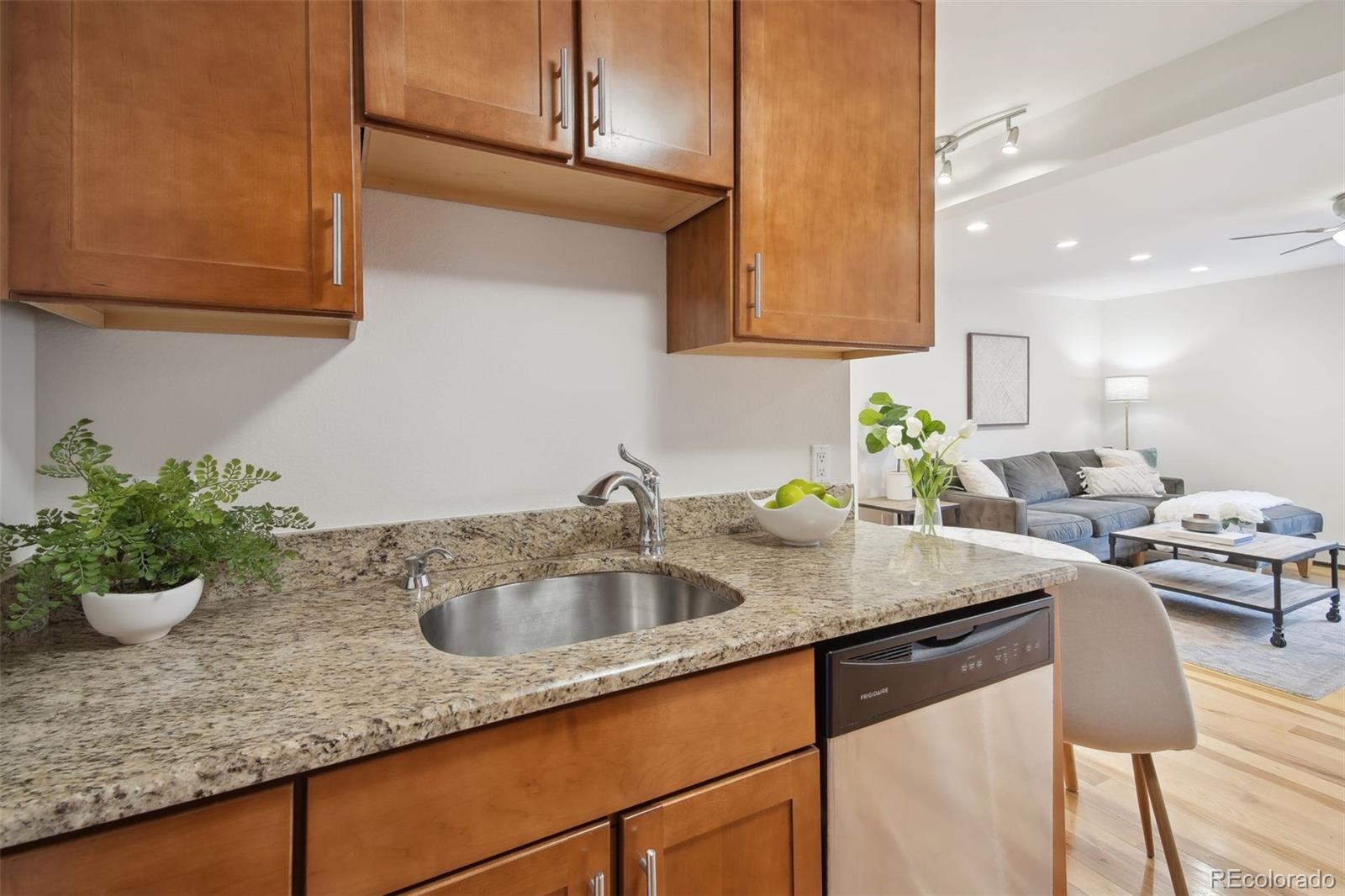 2460 W Caithness Place Unit: 101