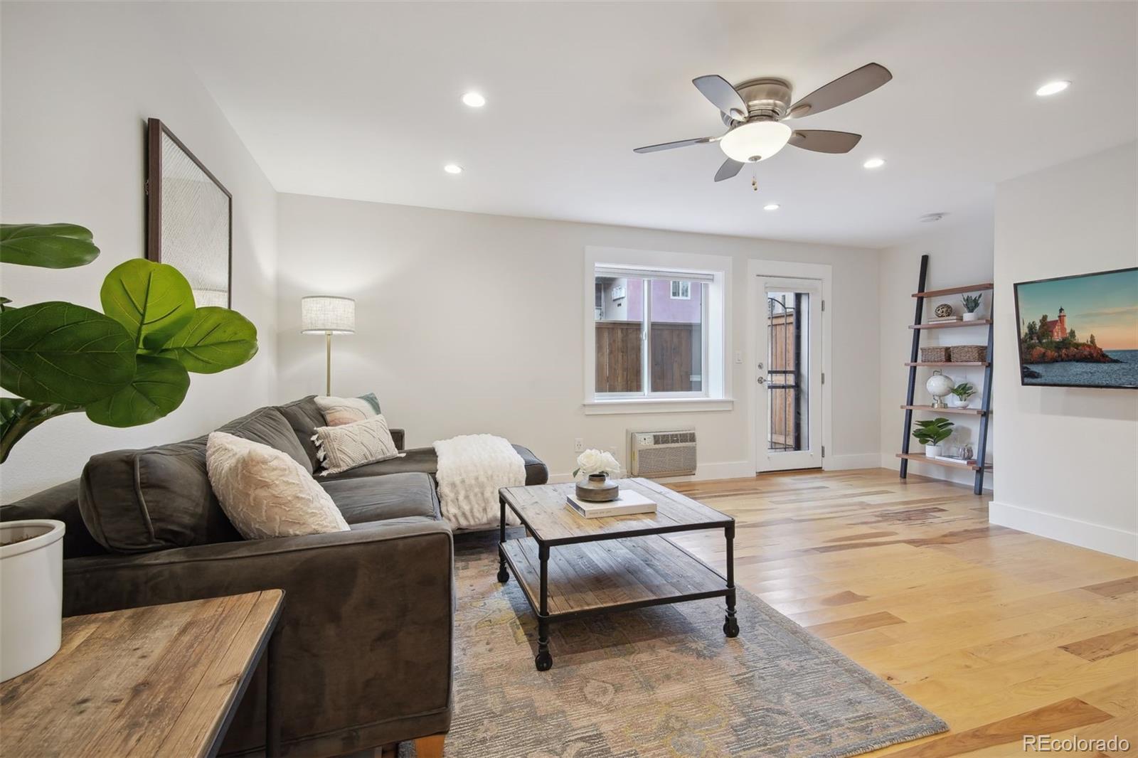 2460 W Caithness Place Unit: 101